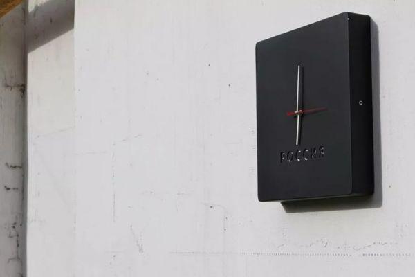 Фото Часы с обратным отсчетом времени установили на доме Бориса Немцова в Нижнем Новгороде - Новости Живем в Нижнем
