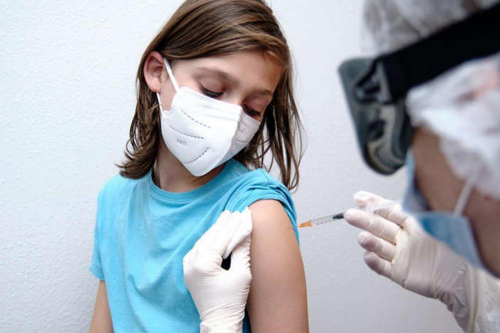 Безопасную дозу «Спутника V» подобрали для вакцинации детей в России
