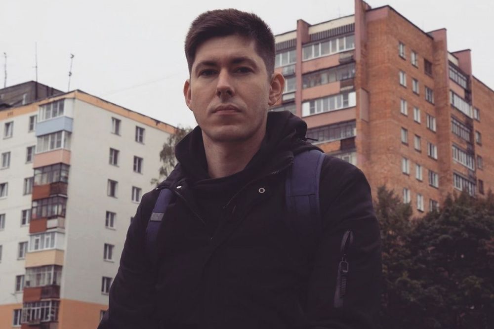 Силовики пришли с обыском к блогеру Андрею Рудому в Дзержинске