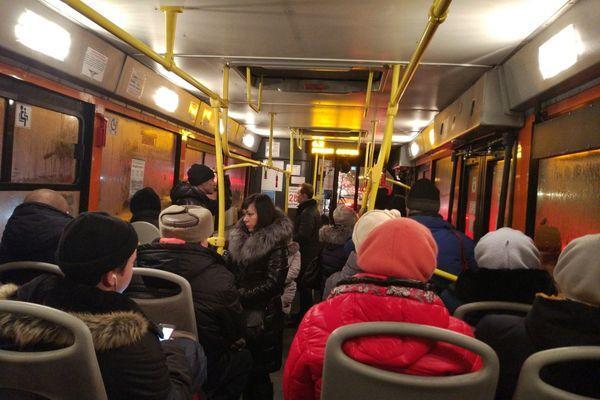 Чиновники ответили на жалобы нижегородцев на переполненные автобусы