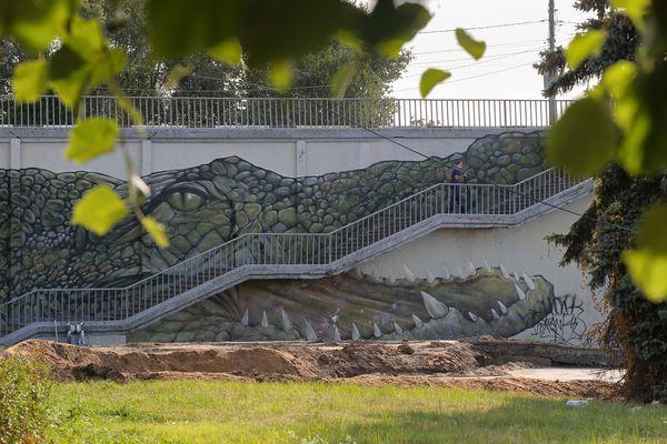 Граффити с крокодилом восстановили у Канавинского моста в Нижнем Новгороде