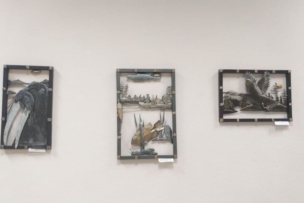 Картины из металла Дмитрия Сангалова, представленные на выставке в Нижнем Новгороде.