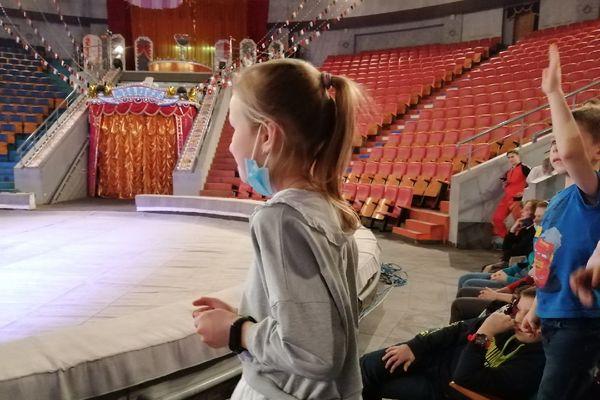 Вопросы от детей к артистам шоу на открытой репетиции в нижегородском цирке.