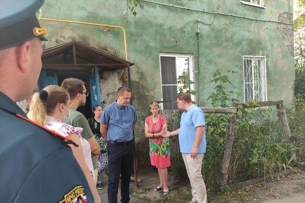 Совещание по поводу восстановления сгоревшего дома в Сормовском районе.