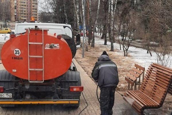 В Нижнем Новгороде почистили и помыли скверы Сормовского района