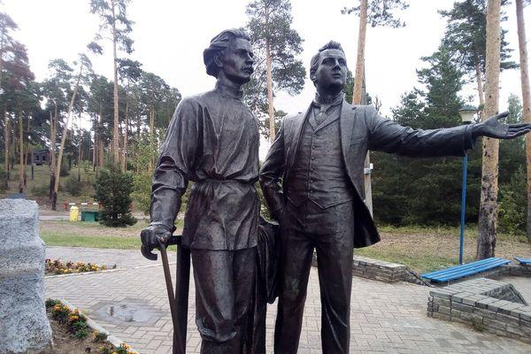 Памятник Горькому и Шаляпину на Моховых горах