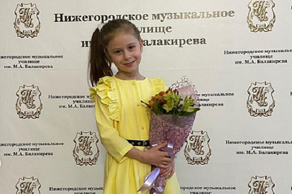 7-letnyaya-adeliya-zagrebina-poluchila-glavnuyu-nagradu-vserossiyskogo-konkursa-nizhegorodskiy-blyuz.png