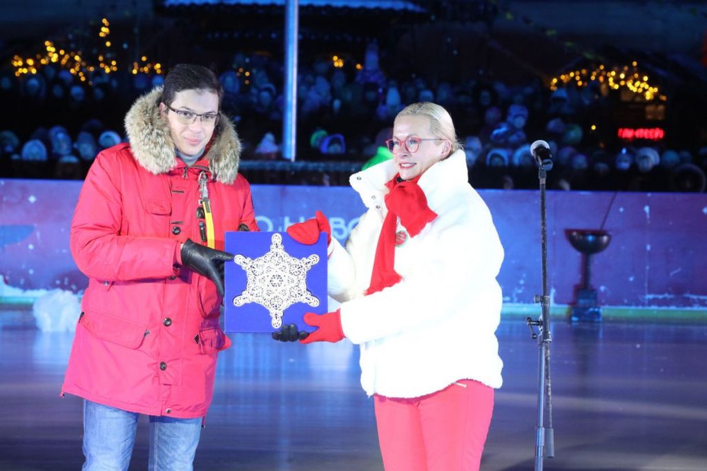 Мэр Нижнего Новгорода передаёт титул "Новогодней столицы России" мэру Новосибирска.