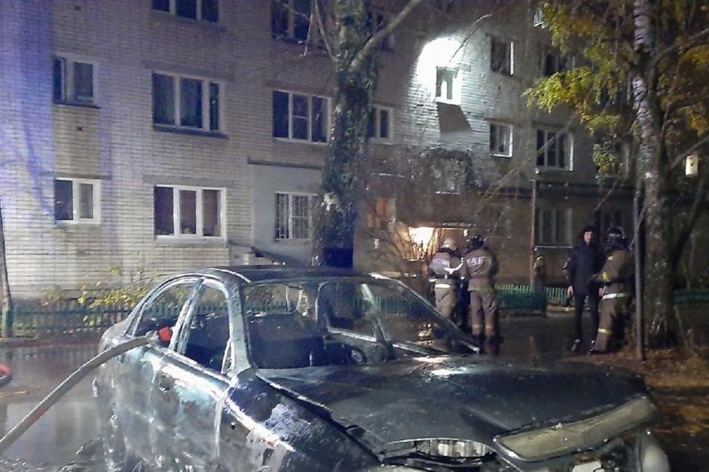 Машина сгорела в Дзержинске Нижегородской области.