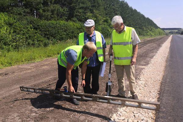 Всего по нацпроекту «Безопасные качественные дороги» в Большемурашкинском районе в этом году ремонтируют четыре участка дорог суммарной протяженностью около 10 км.