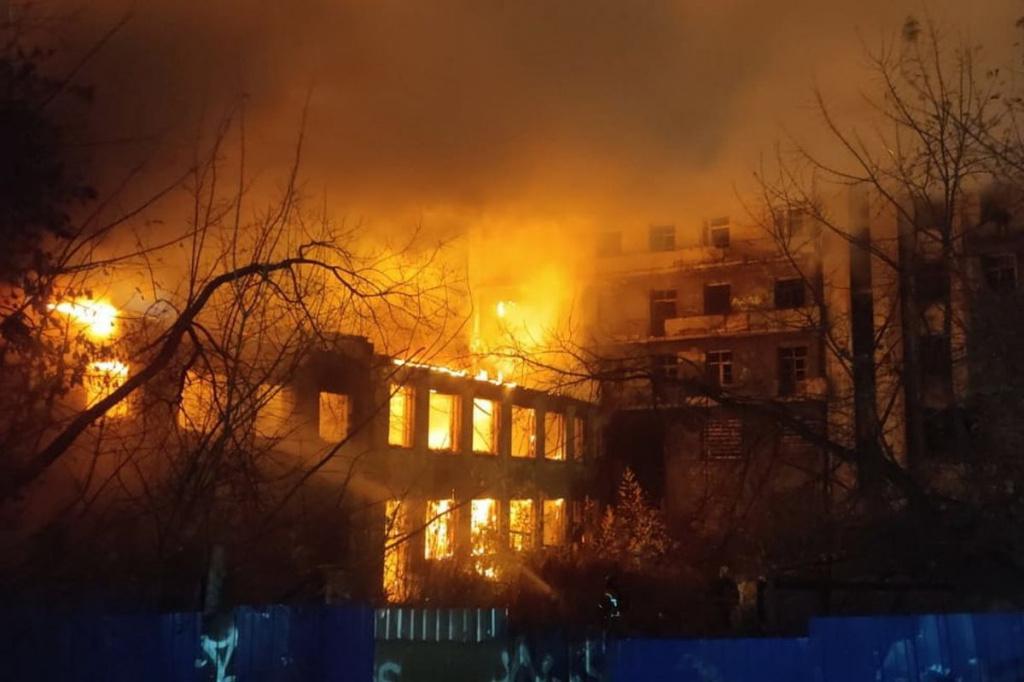 Пожар в Доме чекиста в Нижнем Новгороде 20 октября 2021 года.