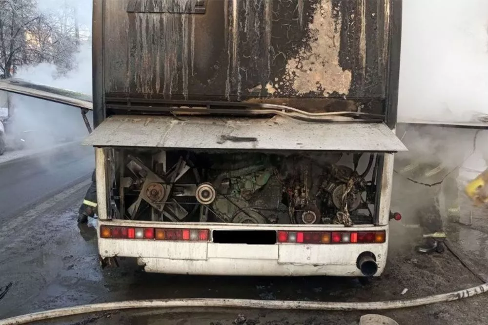 Туристический автобус горел на нижегородской улице Веденяпина 2 декабря