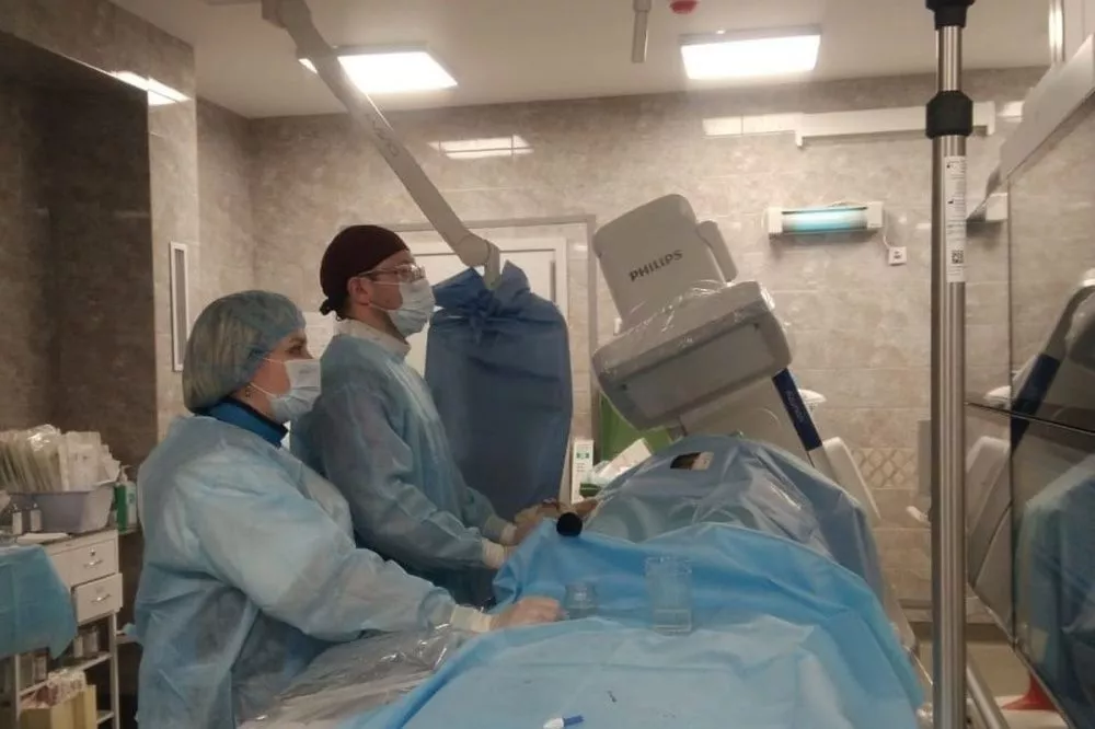 Нижегородские врачи провели уникальную операцию по стентированию сонной артерии 