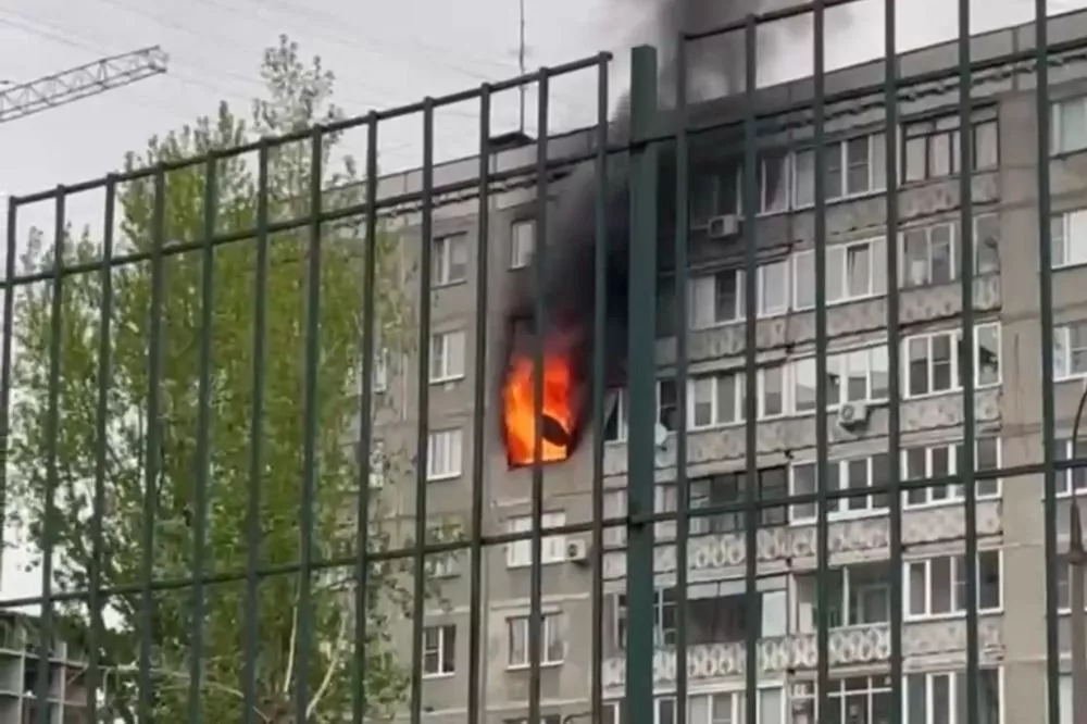 58 человек тушили пожар в жилой многоэтажке на Карла Маркса на Мещере 29 апреля