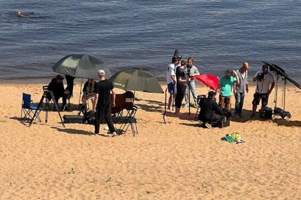 Съемки фильма «Лгунья» проходят на пляже Мещерского озера в Нижнем Новгороде