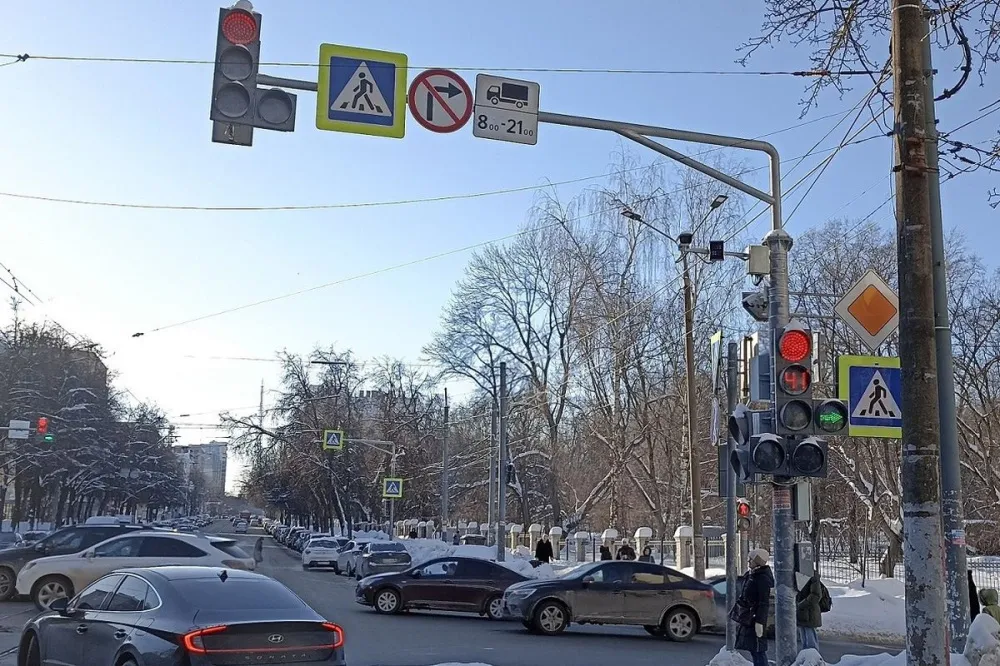 Фото Организацию движения изменили на перекрестке Белинского и Ошарской - Новости Живем в Нижнем