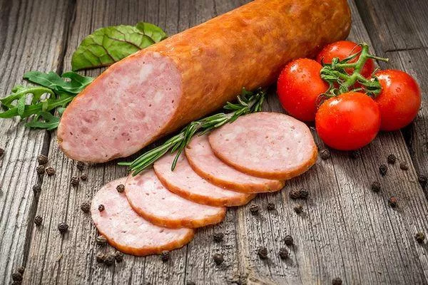 Клей обнаружили в колбасе нижегородского производителя