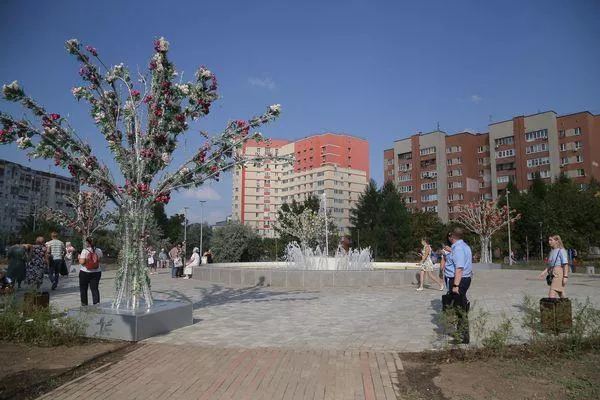 Фото Искусственные деревья не вернут на Ярмарочный проезд в Нижнем Новгороде - Новости Живем в Нижнем