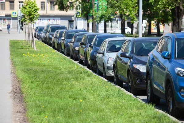 Фото Способ парковки автомобилей изменился на Большой Покровской - Новости Живем в Нижнем