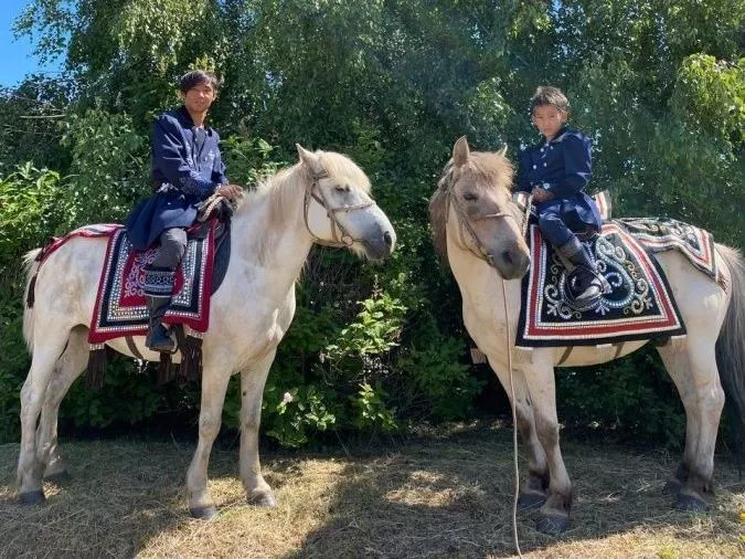 Фото Житель Якутии с 9-летним сыном прискакали в Нижний Новгород на лошадях из Оймякона - Новости Живем в Нижнем