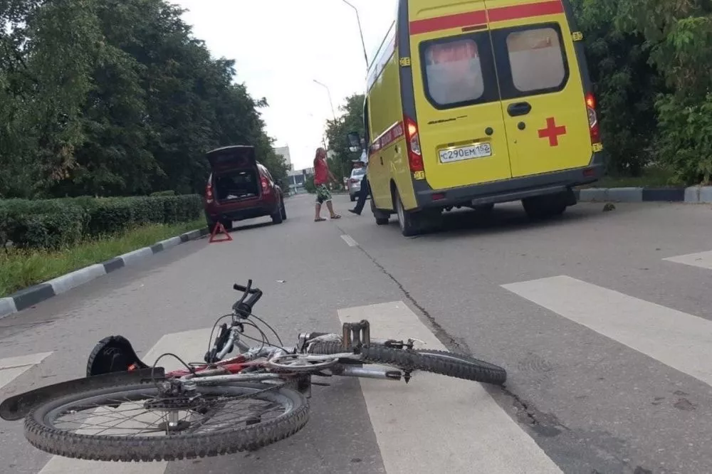 Иномарка сбила 18-летнюю велосипедистку на пешеходном переходе в Дзержинске