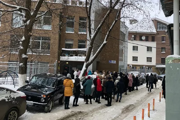 Нижегородский шоу-рум оштрафуют за огромную очередь на улице