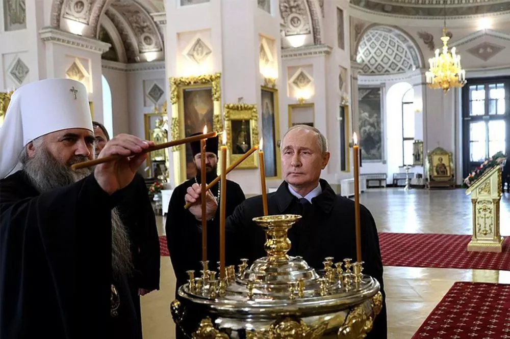 Владимир Путин посетил Воскресенский собор в Арзамасе