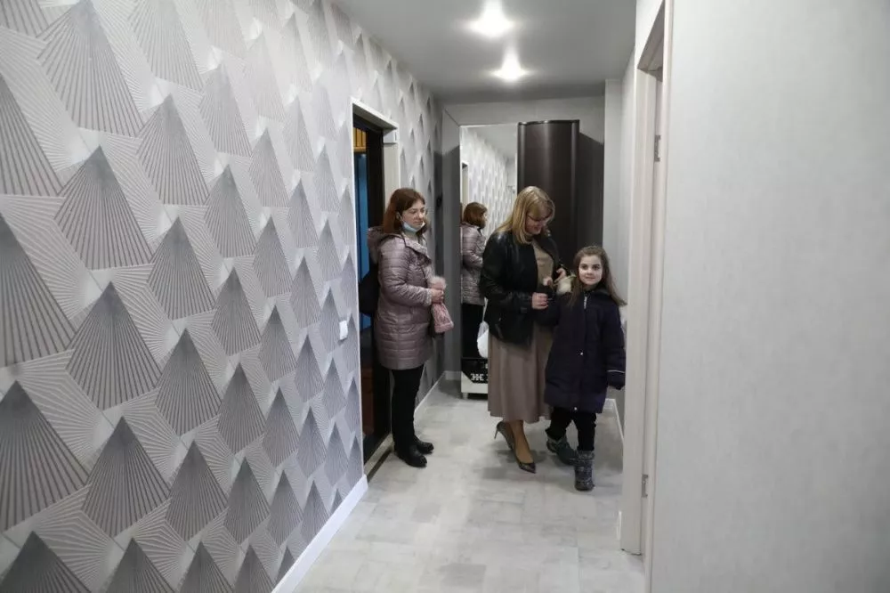 Фото Первая семья из Донбасса заселилась в квартиру в Нижнем Новгороде - Новости Живем в Нижнем