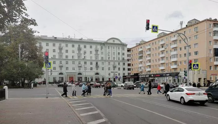 Новый светофор начал работать на площади Горького в Нижнем Новгороде
