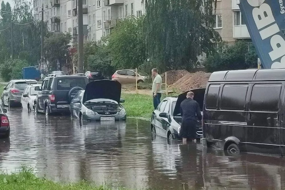 Нижегородцы рассказывают о затопленных улицах после утреннего дождя 9 августа