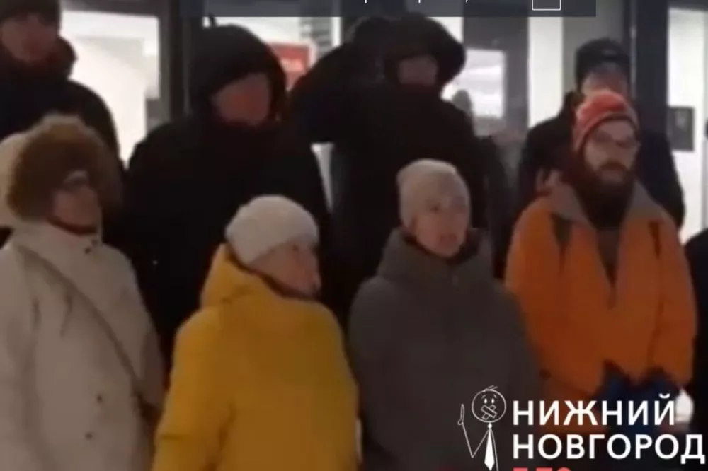 Нижегородцы устроили пикет возле КЗ «Юпитер» перед спектаклем Лии Ахеджаковой