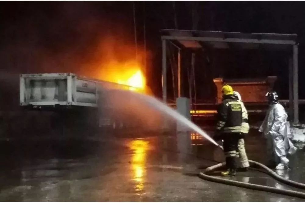 Пожар в промышленной зоне в Дзержинске потушили