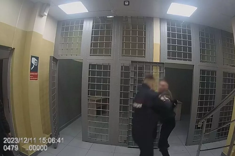 Пьяный пассажир напал на полицейского на вокзале в Нижнем Новгороде