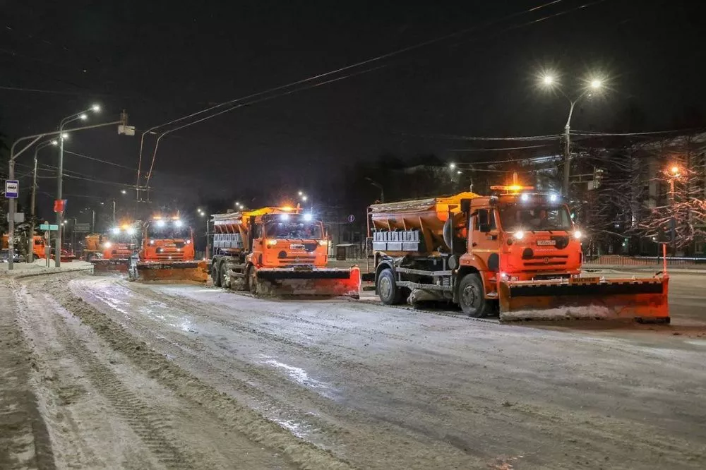 Фото 500 единиц техники задействовали в Нижнем Новгороде для уборки снега - Новости Живем в Нижнем