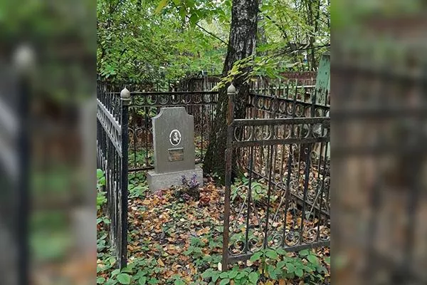 Вандалы срезали калитки оград на кладбище «Красная Этна» в Нижнем Новгороде