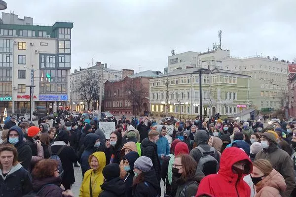 Около 1000 человек вышли на акцию в поддержку Навального в Нижнем Новгороде