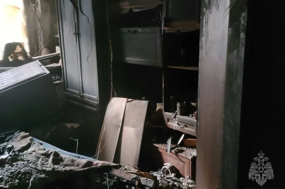 10 человек эвакуировали из горящего дома на проспекте Ильича в Нижнем Новгороде