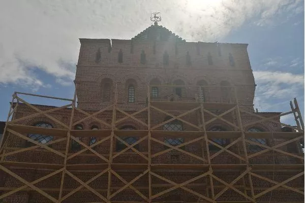 Реставрацию Дмитриевской башни в Нижнем Новгороде завершат до 30 июня
