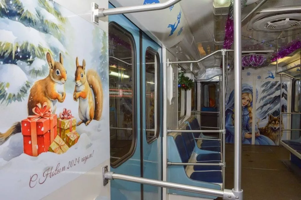Фото Поезда с новогодним оформлением запустили в нижегородском метро с 20 декабря - Новости Живем в Нижнем