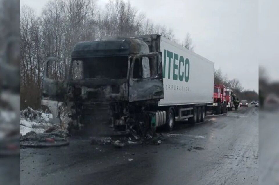 Фото Фура сгорела на трассе Р-158 в Нижегородской области 8 марта - Новости Живем в Нижнем