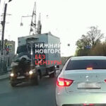 Фото Мчащийся грузовик с мужчиной на капоте заметили в Нижнем Новгороде - Новости Живем в Нижнем